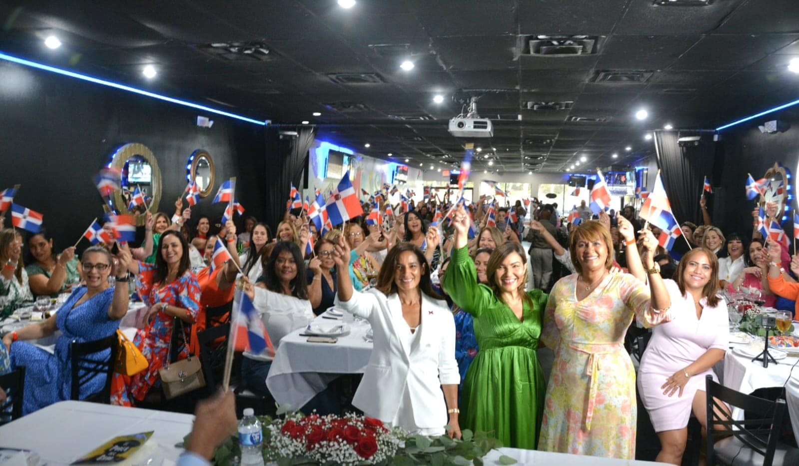 Consulado dominicano en Miami y el INDEX celebran Día de las Madres