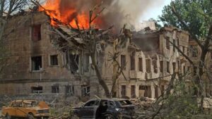 Al menos dos muertos y 23 heridos tras bombardeó de Rusia a una clínica en Ucrania