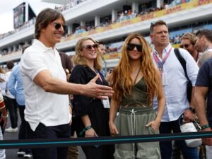Shakira y Tom Cruise, se presentan en la Fórmula Uno de Miami