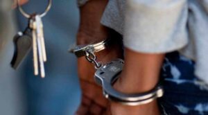 Policía Nacional captura presunto delincuente haitiano y lo entrega a las autoridades de Haití