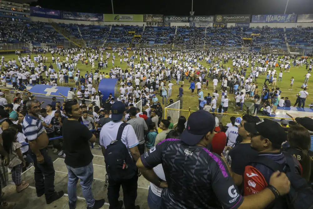 Detienen al presidente del equipo salvadoreño de fútbol Alianza por estampida