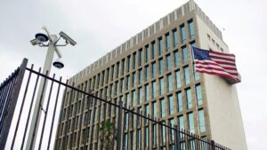 Embajada de EEUU en Cuba no prevé poder volver a emitir visas de no migrante