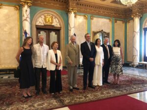 Otorgan ciudadanía dominicana a Mario Vargas Llosa