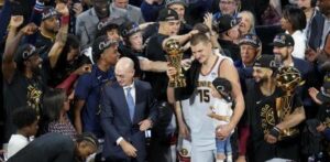 ¡Insólito! Nikola Jokić perdió el trofeo de MVP de las Finales NBA