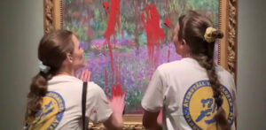 Arrestan activistas tras manchar con pintura roja un cuadro de Monet en Estocolmo 