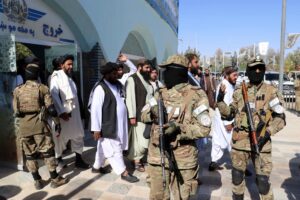Al menos 10 muertos y más de 40 heridos en una explosión en una mezquita en Afganistán