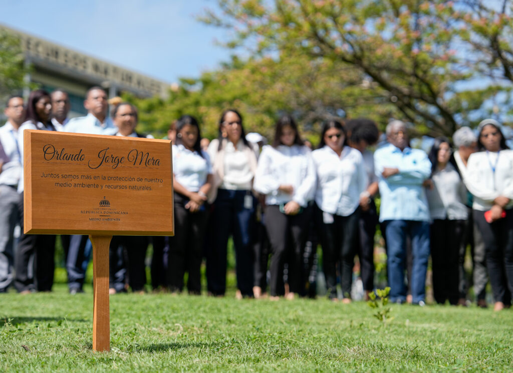 Medio Ambiente realiza memorial en recordación de Orlando Jorge Mera