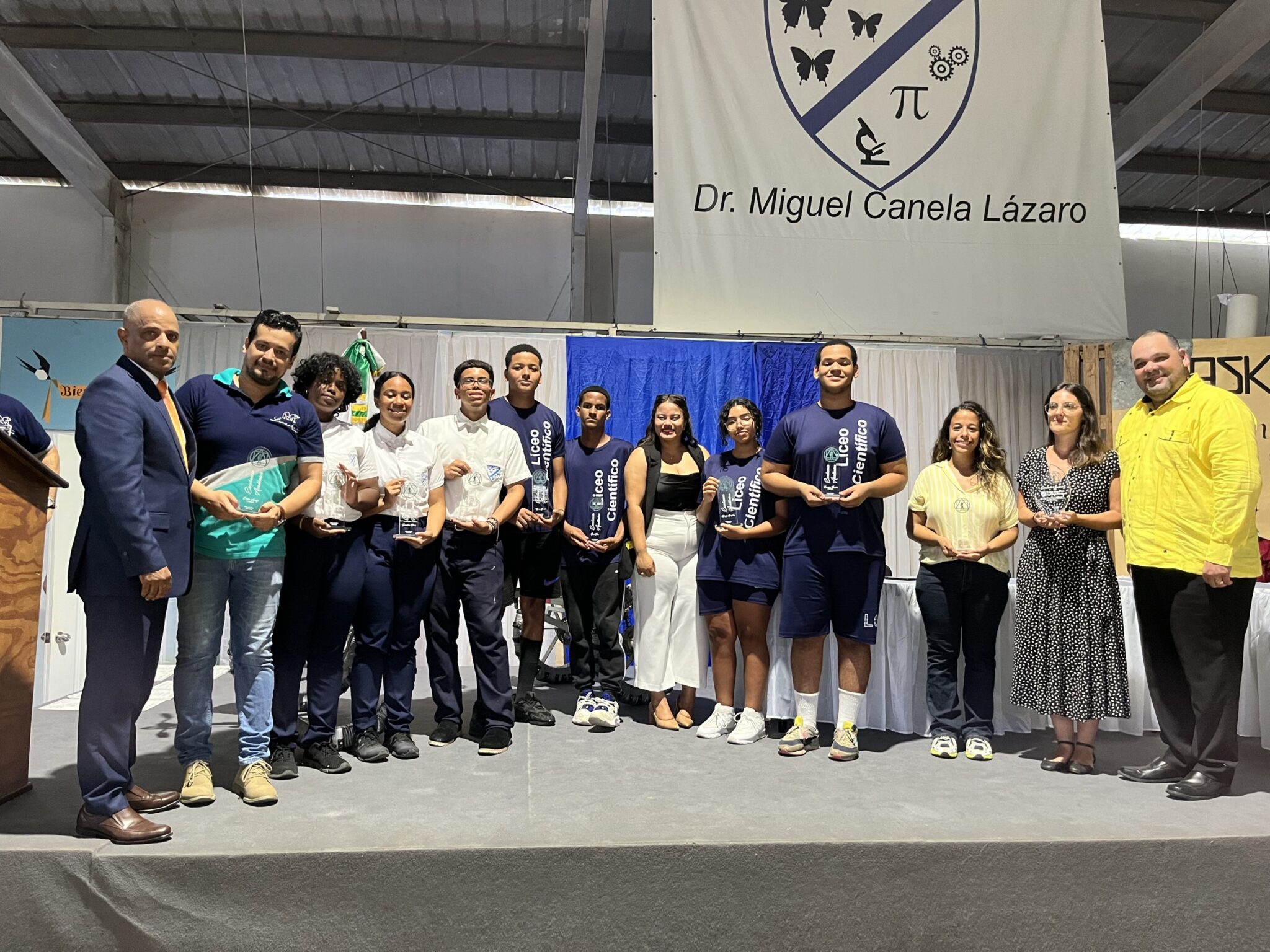 ACRD reconoce estudiantes del Liceo Científico Hermanas Mirabal