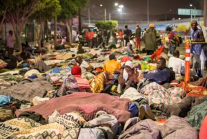 Expulsados de sus casas por las pandillas, miles de haitianos malviven en albergues