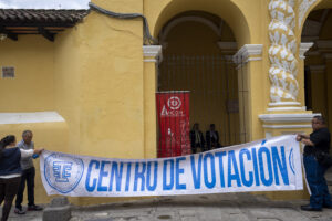 Guatemaltecos votan en medio de pobreza, violencia y corrupción