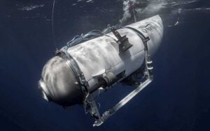 Regresan a tierra los restos del submarino Titán que implosionó en el océano