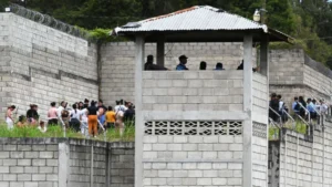 Reportan al menos 41 muertes tras motín en una cárcel de mujeres en Honduras 