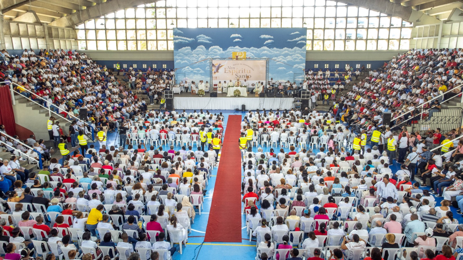 Iglesia Católica concentra cientos de feligreses carismáticos en la Fiesta de Pentecostés 2023