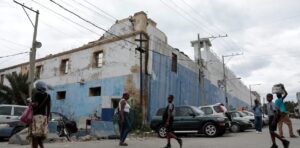 Hambre y sed encaran dramática situación que viven haitianos en las cárceles