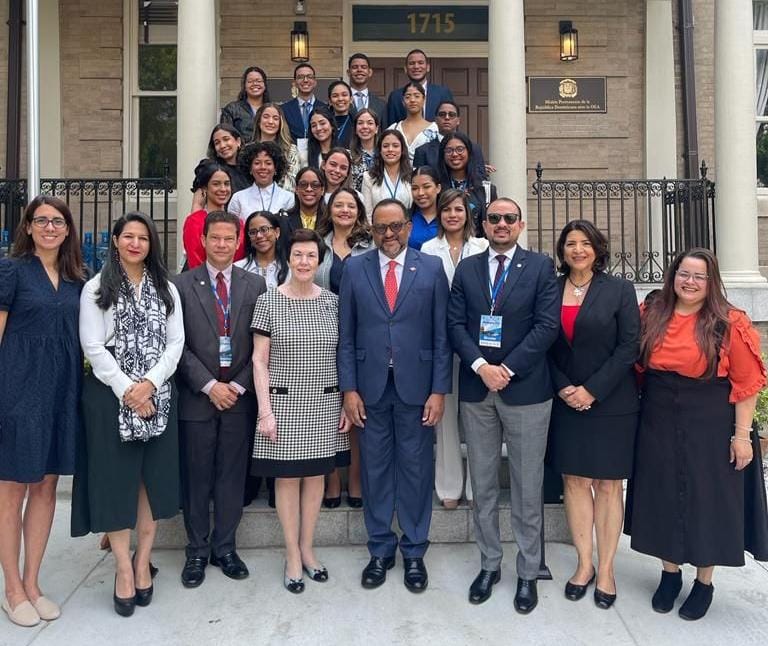 Embajada Dominicana en EE.UU. coordinó visitas estudiantes PUCMM a organismos internacionales