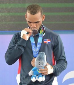 Pesista Cedeño gana dos medallas de bronce JJCC El Salvador