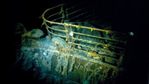 Desaparece submarino para turistas exploraba restos del Titanic