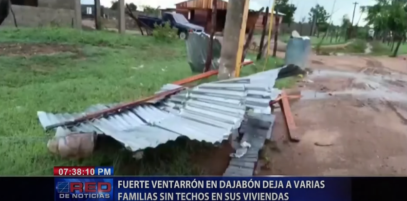 Ventarrón en Dajabón deja a familias sin techos en sus viviendas