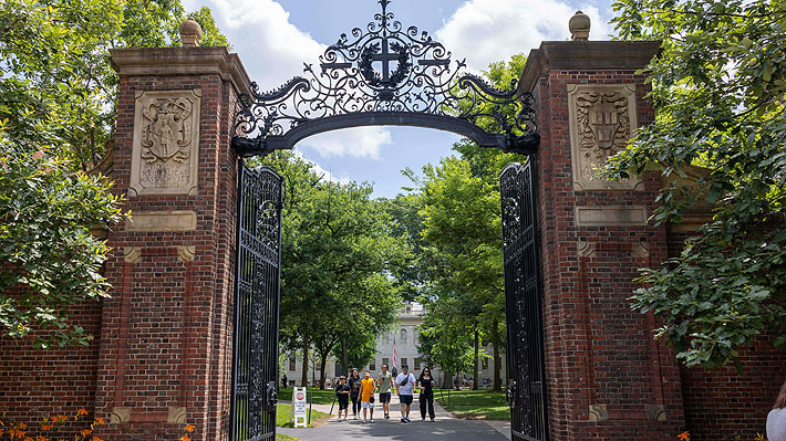 Harvard afirma acatará fallo contra "discriminación positiva"; promete mantener diversidad de alumnado