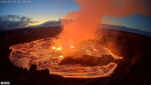Volcán Kilauea en Hawái entra en erupción y activan alerta roja