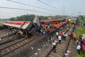 Claves del accidente de trenes en Odisha India