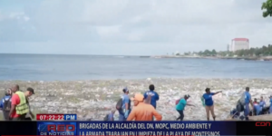 Brigadas de la Alcaldía del DN y MOPC, realizan limpieza de playa de Montesinos