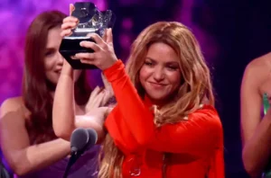 Shakira arrasa en Premios Juventud con ocho galardones 