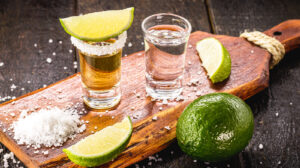24 de julio: Día Internacional del Tequila ¡Sal y limón al vaso! 