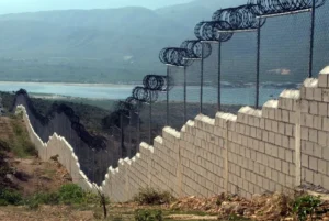 La construcción del muro fronterizo con Haití va a buen ritmo