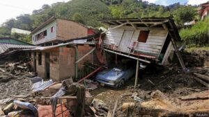 Al menos seis muertos y varios desaparecidos por una avalancha en el centro de Colombia