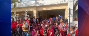 Fundación Matilde Dicent dona cientos de útiles escolares a niños de las Matas de Farfán