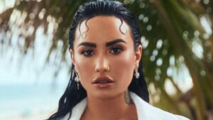 Demi Lovato confesó que tiene discapacidad visual y auditiva 