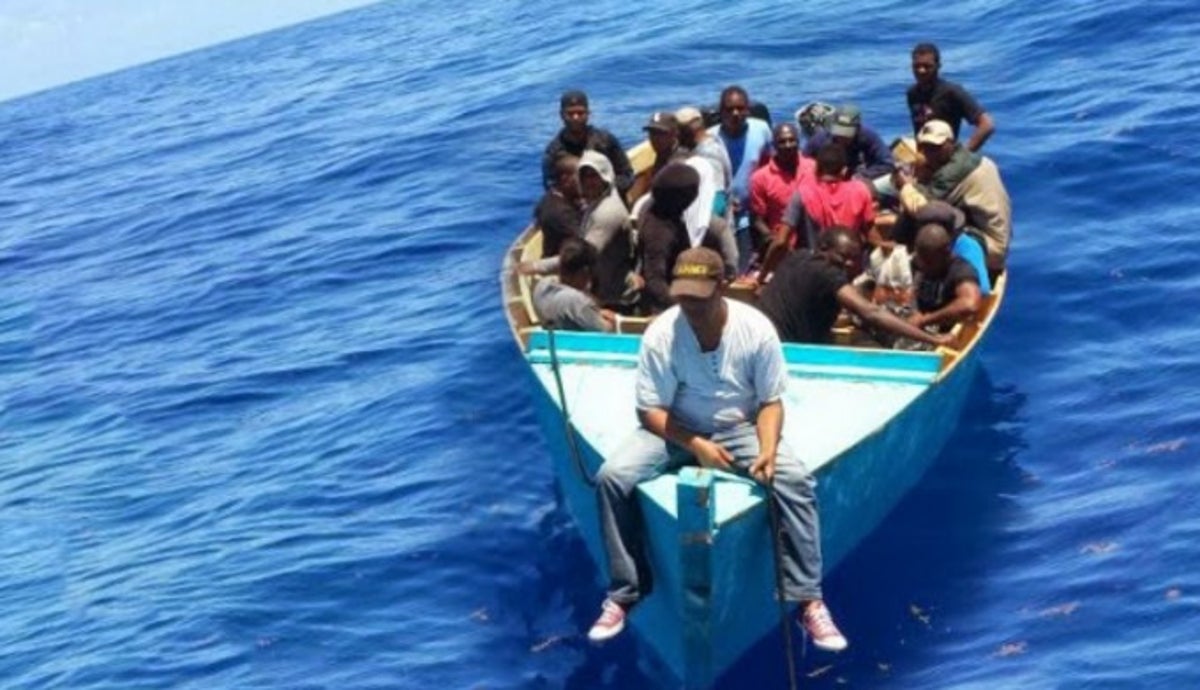 Repatrian a 59 dominicanos detenidos en aguas de Puerto Rico