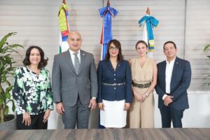 Banco BHD y Junior Achievement Dominicana firman alianza para el programa Mujer Digital