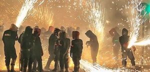 Francia prohíbe venta de fuegos artificiales para la Fiesta Nacional