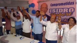 Isidro Robert Benítez lanza su precandidatura a Diputado en San Cristóbal