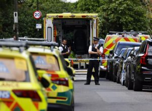 Nueve heridos tras colisionar un Land Rover contra una escuela en Londres