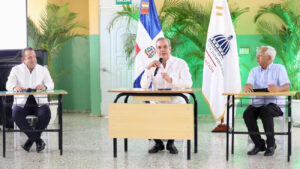 Presidente anuncia entrega de bono de mil pesos a estudiantes