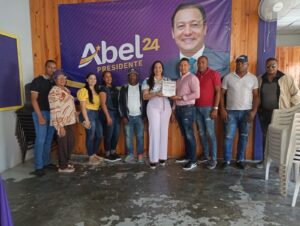 Fabiana Tapia inscribe candidatura a diputada por San Juan