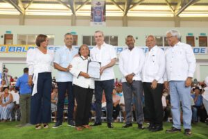 Presidente Abinader entrega 1,280 certificados de títulos en Sabana Grande de Boyá