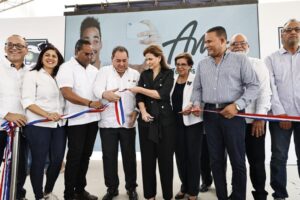 Gobierno entrega 120 viviendas y remozado Centro de Primer Nivel en San Cristóbal y Baní