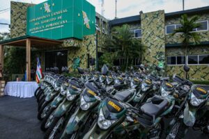 911 entrega 50 nuevas motocicletas y 200 terminales de radio al Ejército 