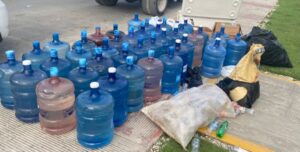 Desmantelan unos 210 galones de ron adulterado en Verón-Punta Cana 