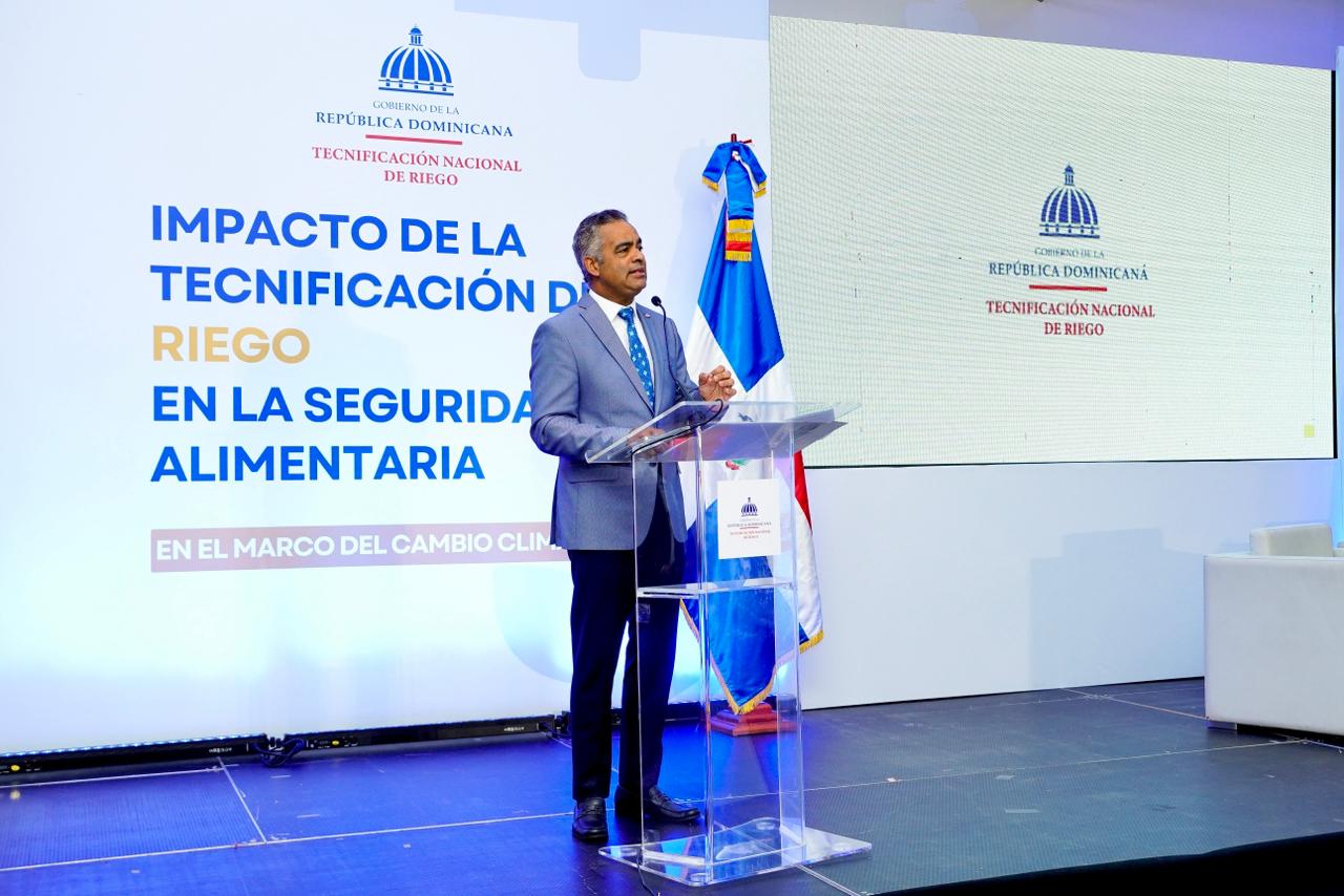 Ministro Joel Santos Echavarría dice es importante identificar los puntos más vulnerables del país para prevenir y reducir los impactos climáticos