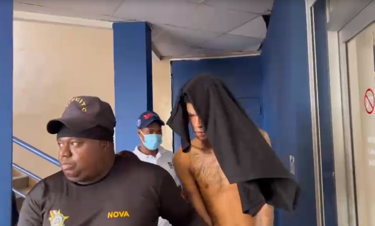 Dilon Baby es llevado a un centro de salud tras su arresto