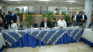 Abinader encabeza tercera reunión de seguimiento de seguridad ciudadana en la Policía Nacional 