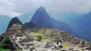Aparece la placa de oro perdida que declaró Machu Picchu como maravilla del mundo 
