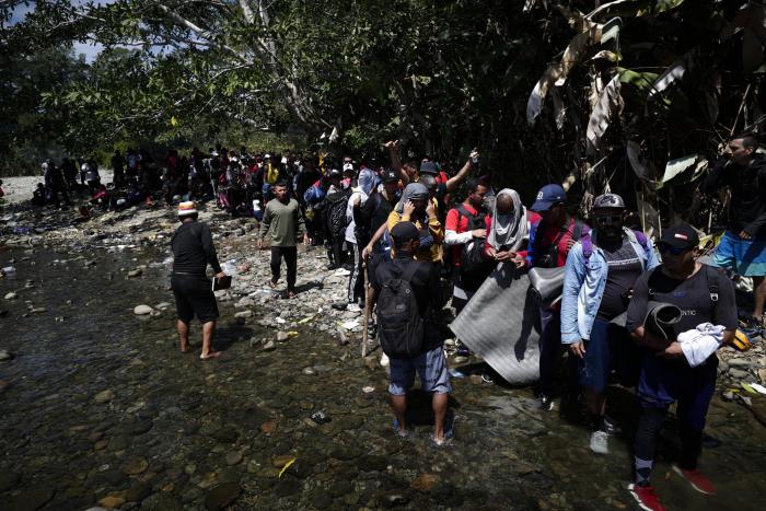 De 331 mil 213 migrantes irregulares que han cruzado el Darién en lo que va de año, 462 son dominicanos