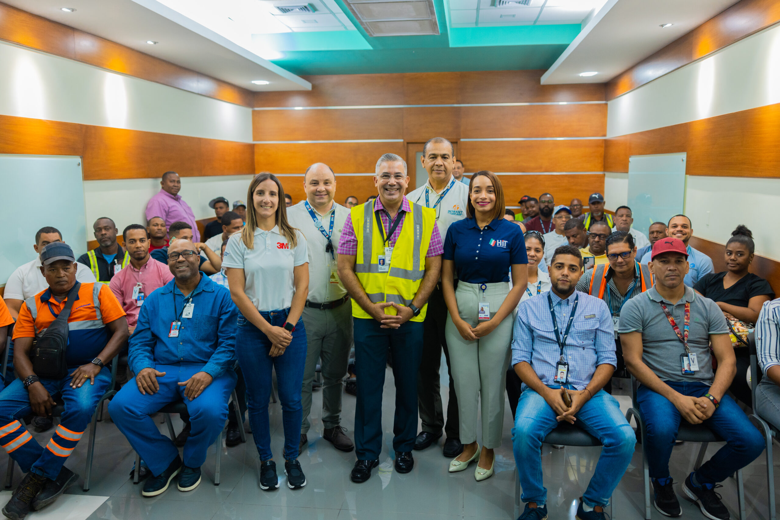 Intrant, HIT Puerto Río Haina y 3M instruyen sobre prevención de accidentes conductores vehículos de carga