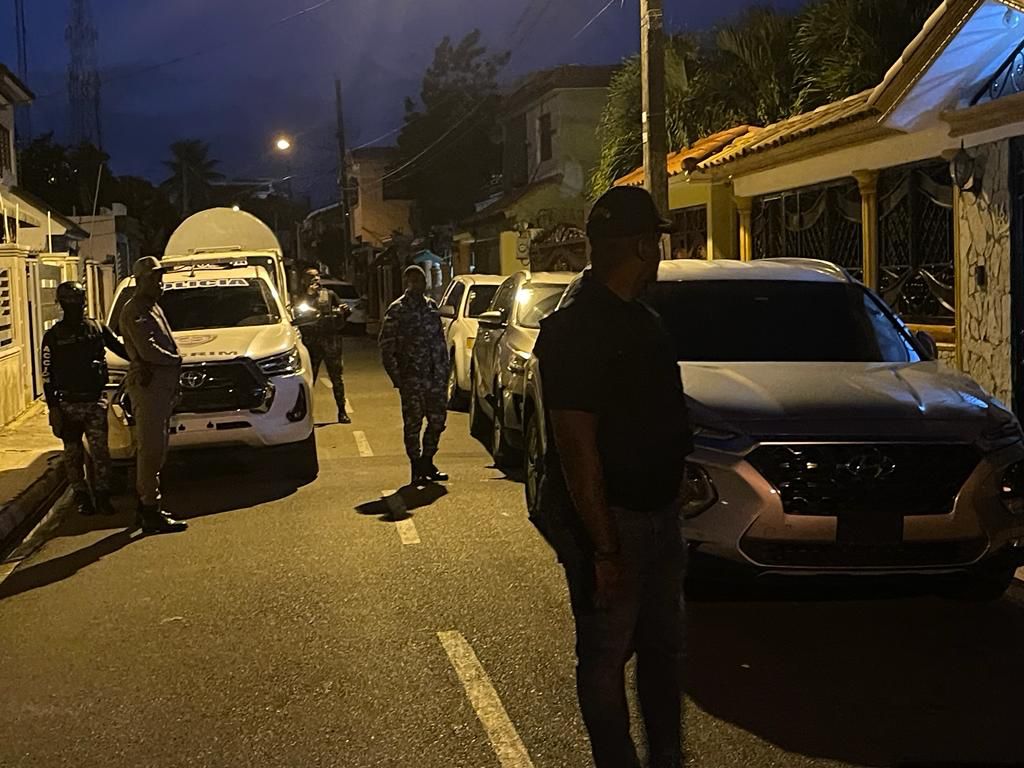 Allanan residencia de dueño de Vidal Plast en investigaciones por explosión en San Cristóbal